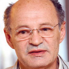 Mustafa Nadarevic (headshot).jpg