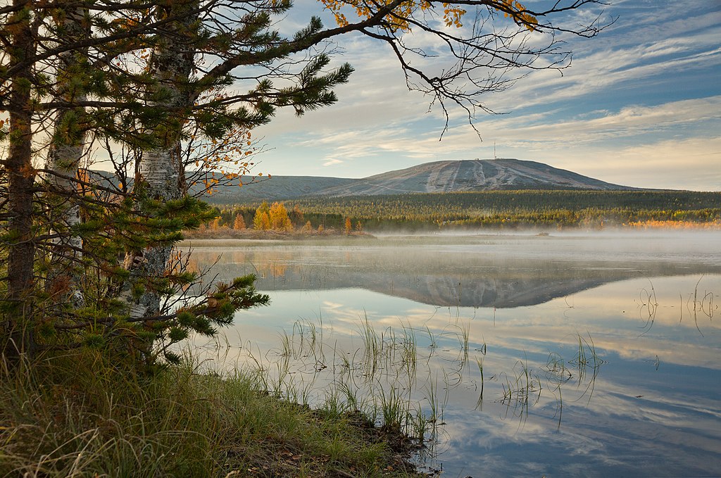 Ljetna čarolija Laponije: Istražite Nacionalni park Abisko 3 1024px Akaslompolo and Yllas in Kolari Lapland Finland 2018 September