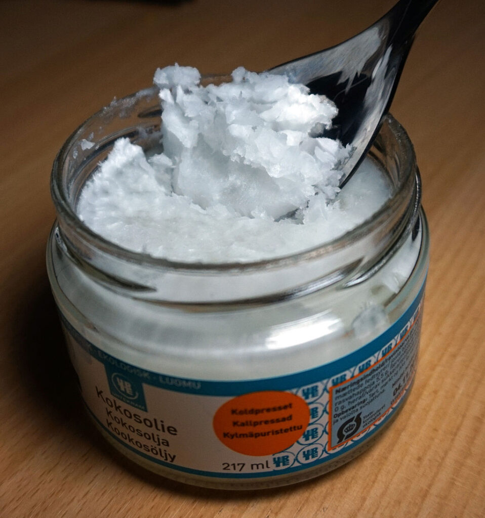 Kokosovo ulje - Tiia Monto, CC BY-SA 4.0, via Wikimedia Commons