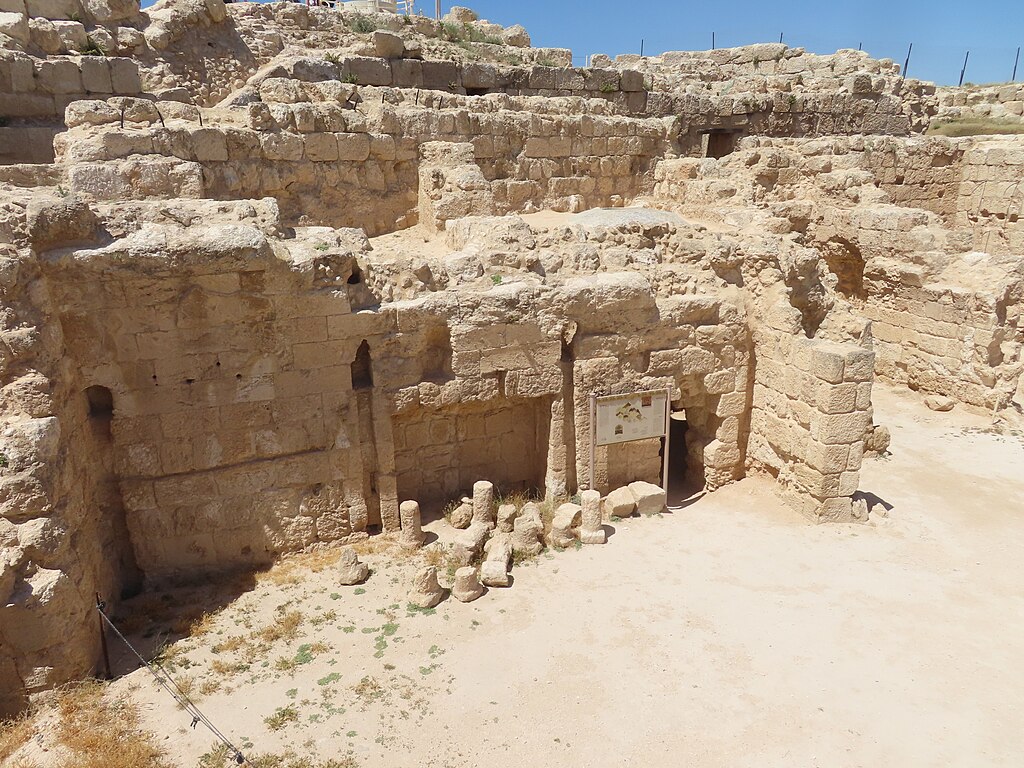 Jahanje u Turskoj: Kapidag i Mramorno more 3 Ruševine bizantskog samostana - Fallaner, CC BY-SA 4.0, via Wikimedia Commons