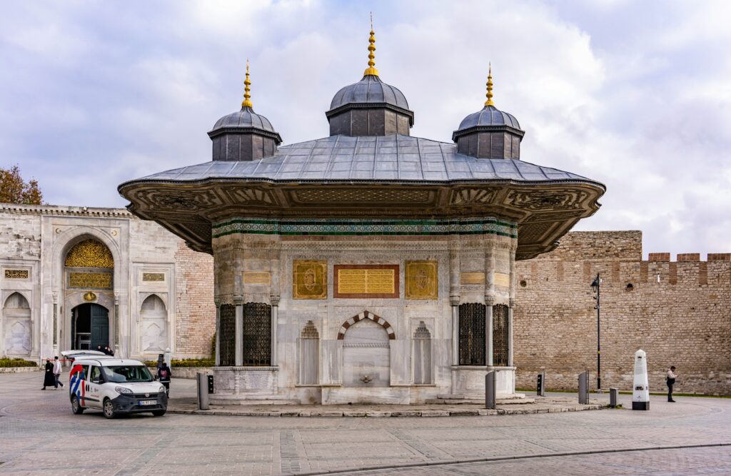 Turkish Hamam – the experience and what to expect in a traditional bathhouse - Photo by Olga Nayda on Unsplash