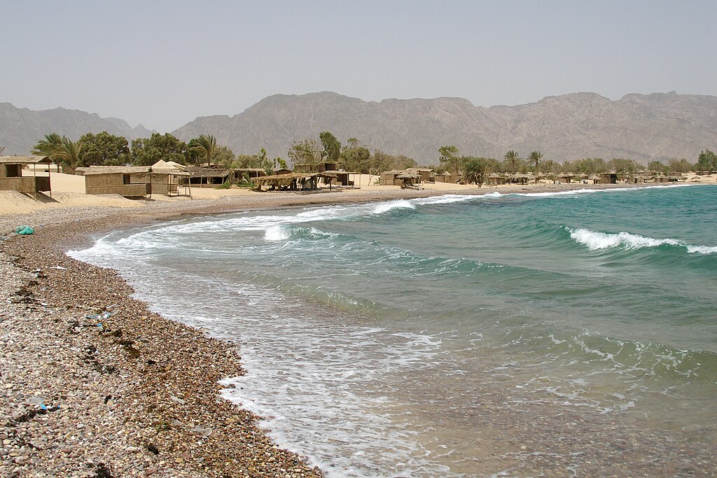 Travel to Egypt - Everything You Need to Know Before Departure 4 Nuweiba Beach on the Red Sea, Sinai, Egypt - © Vyacheslav Argenberg / https://www.vascoplanet.com/, CC BY 4.0, Via Wikimedia Commons