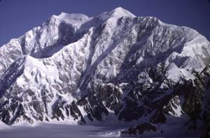 Mount Logan – Najviša planina Kanade i čudo Nacionalnog parka Kluane - Gerald Holdsworth, Public domain, via Wikimedia Commons