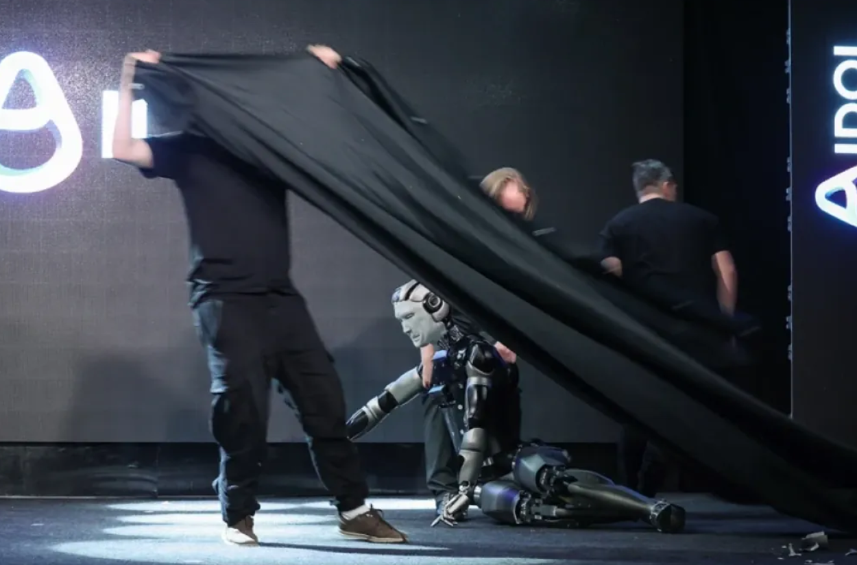 Russia’s First AI Humanoid Robot AIdol Falls Flat in Moscow Demo