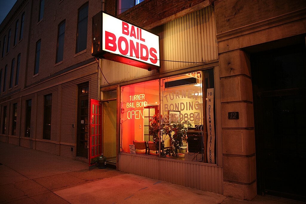 Bail bond agency storefront in Indianapolis, USA - Daniel Schwen, CC BY-SA 4.0 , via Wikimedia Commons