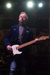 Jasenko Houra biografija i karijera legende glazbenika - rom@nski photo from Rakov Potok, Hrvatska, CC BY 2.0 , via Wikimedia Commons