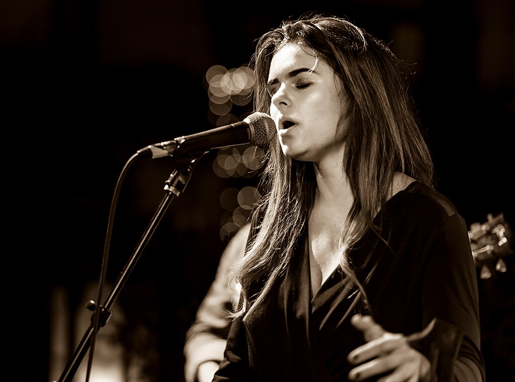 Jacquie Lee Biography: American Idol Season 24 Contestant - Justin Higuchi from Los Angeles, CA, USA, CC BY 2.0 , via Wikimedia Commons